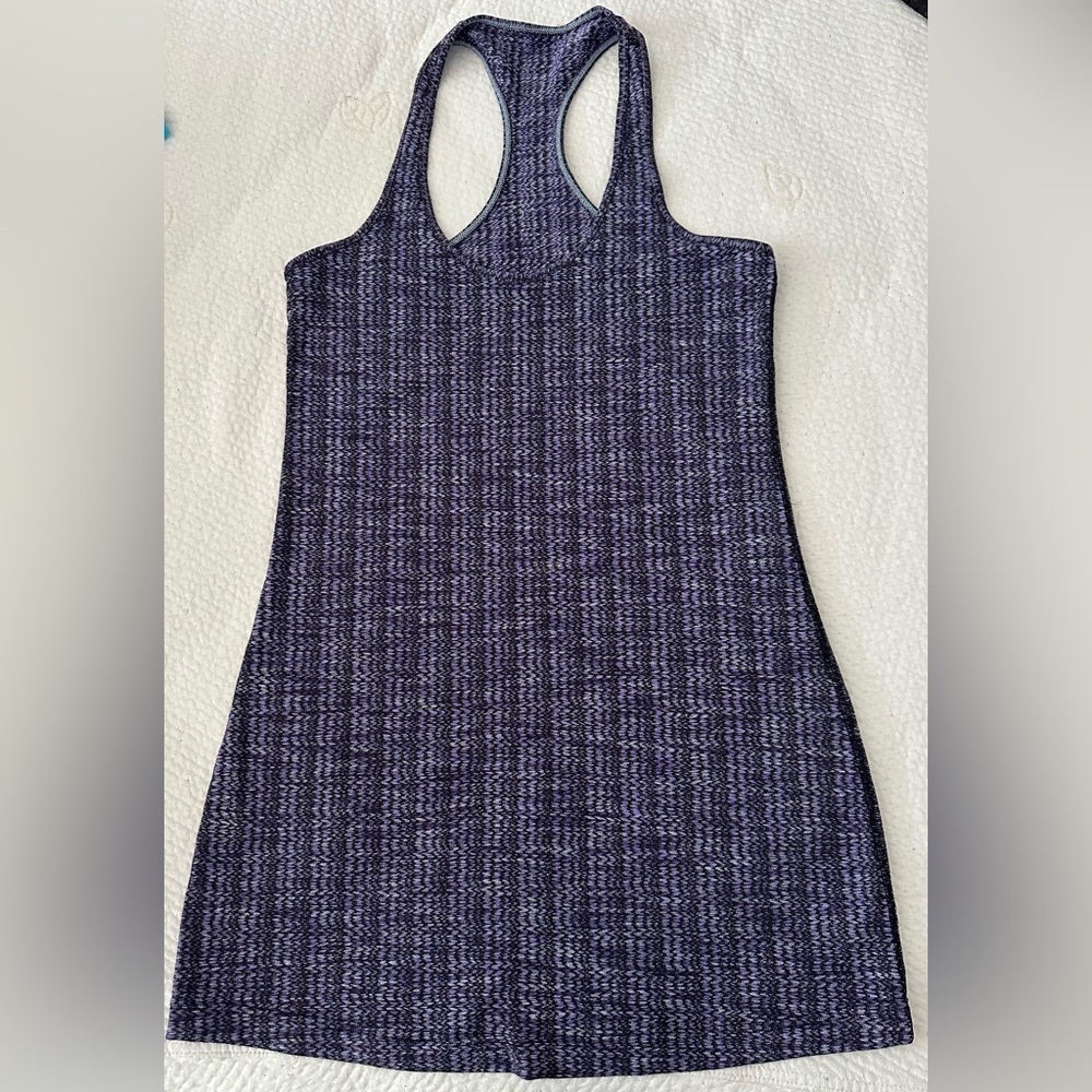 Lululemon: Womenโs Tank Top